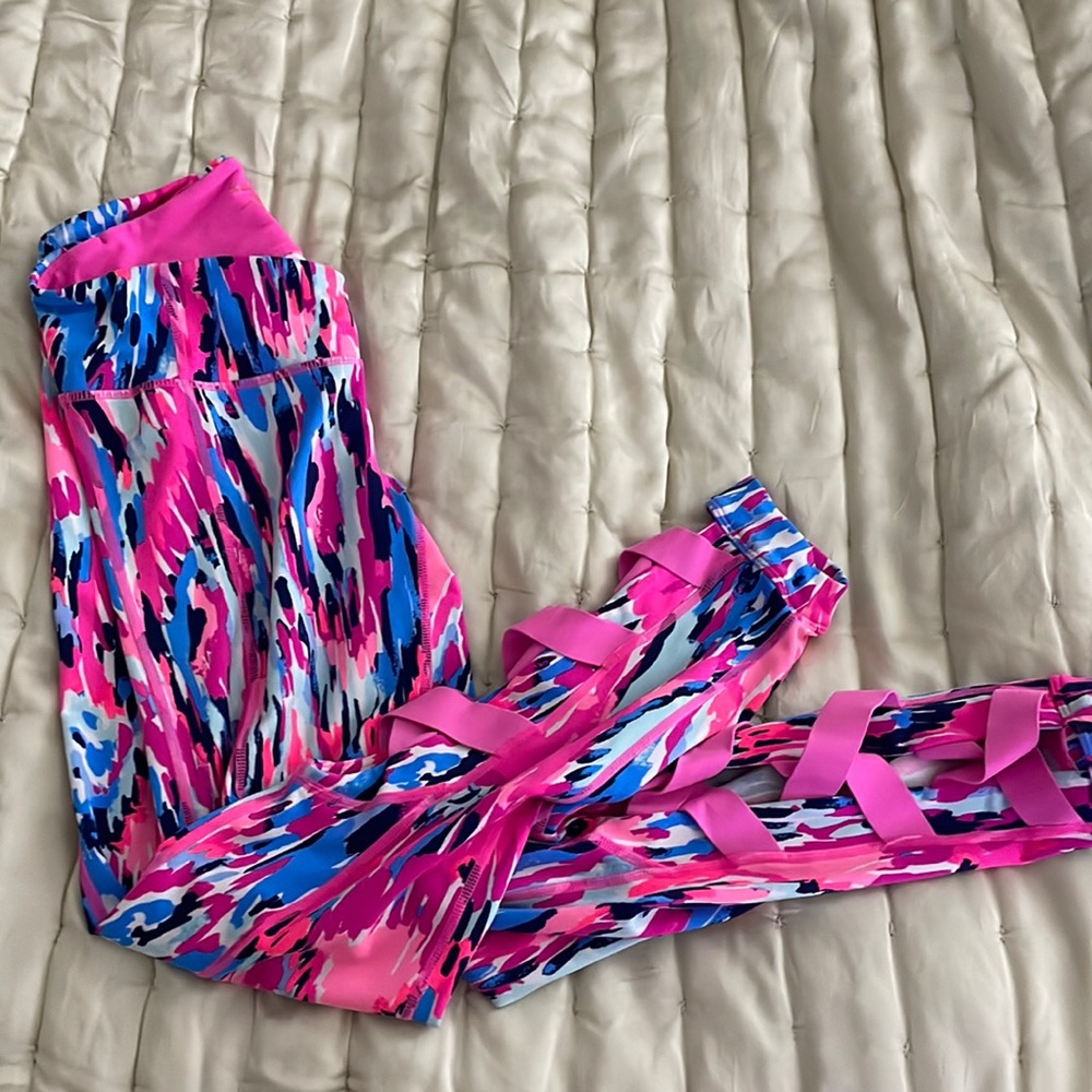 Lilly Pulitzer leggings with leg detail